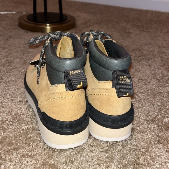 Sorel | Hi-Line Hiking Boot - Picture 3 of 5